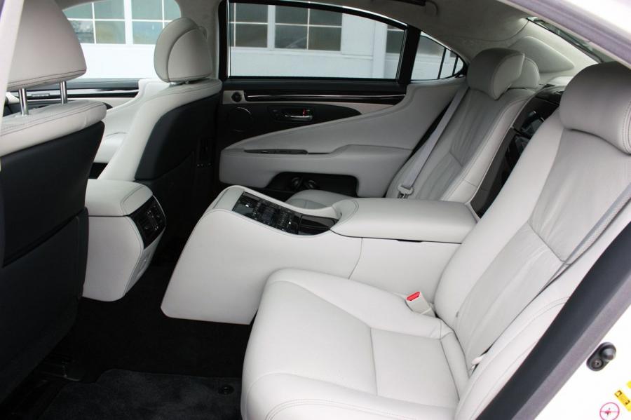  Lexus LS600h L 2013 года  (фото 5 из 45)